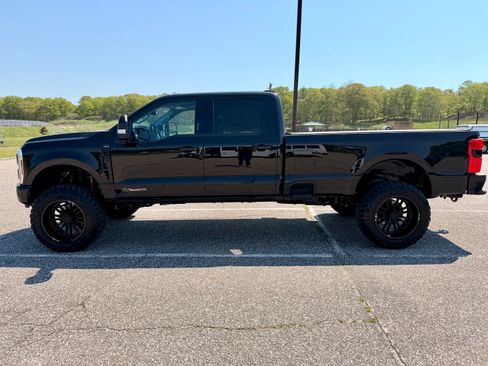Used 2024 Ford F350 Lariat w/ Lariat Ultimate Package AWD/4WD image 2