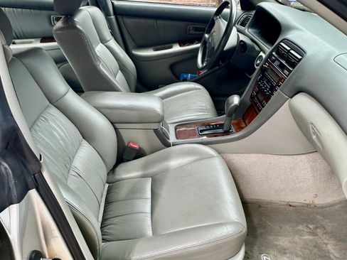Used 2000 Lexus ES 330 FWD image 6