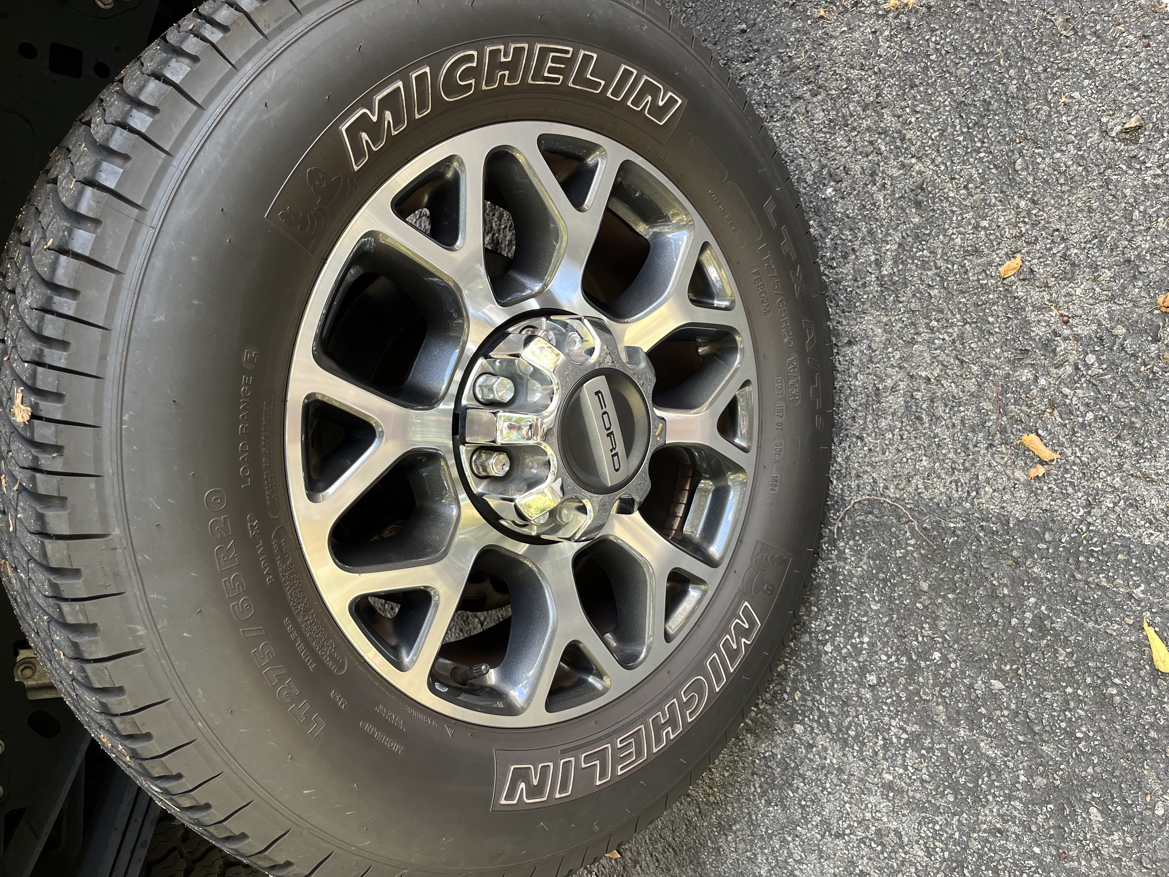 Used 2020 Ford F350 Lariat w/ Lariat Value Package AWD/4WD image 11