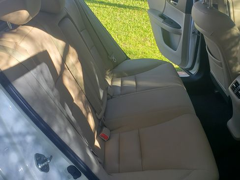 Used 2014 Honda Accord Touring image 10