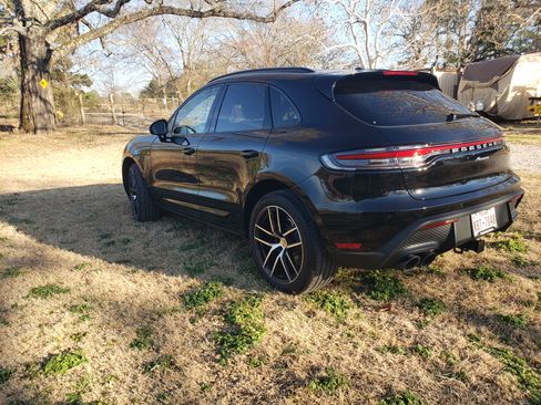Used 2025 Porsche Macan image 2