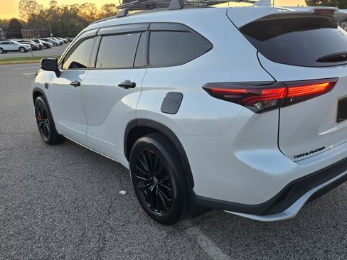 Used 2024 Toyota Highlander XSE image 14