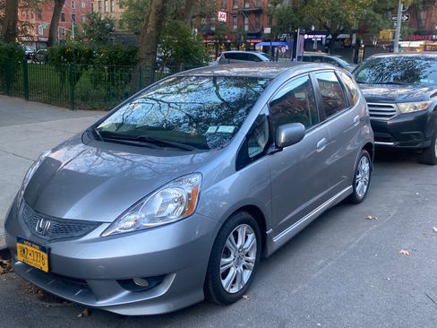 Used 2010 Honda Fit Sport image 1
