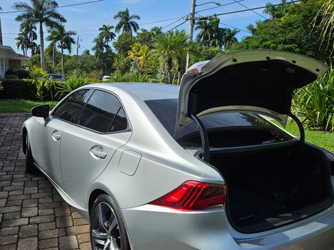 Used 2017 Lexus IS 200t F Sport image 10