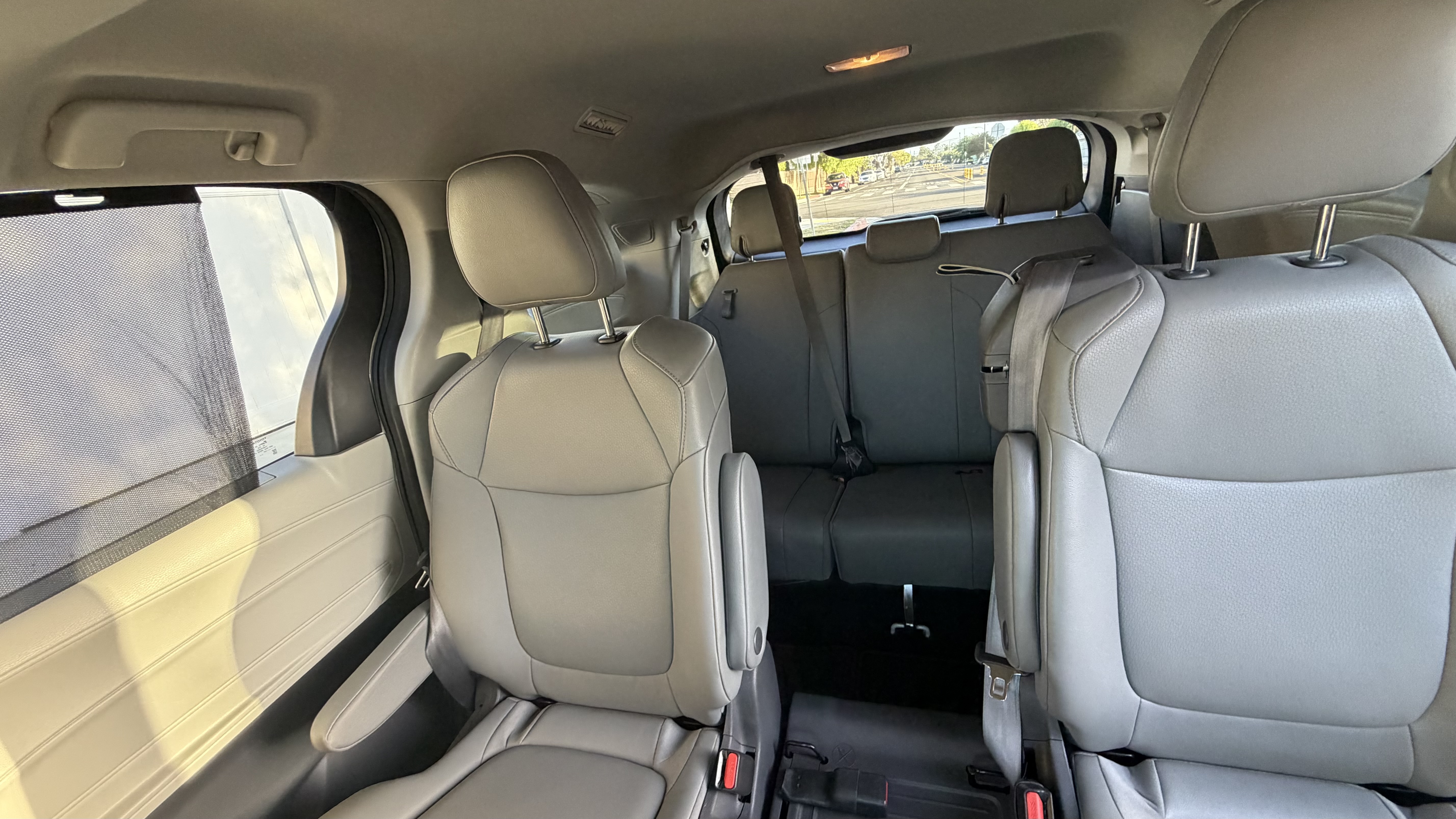Used 2021 Toyota Sienna XLE w/ XLE Plus Package FWD image 14