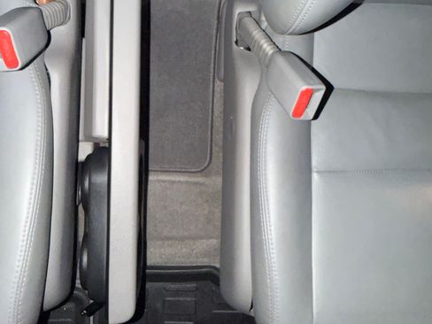 Used 2011 Honda CR-V EX image 24