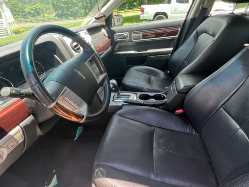 Used 2009 Lincoln MKZ image 4