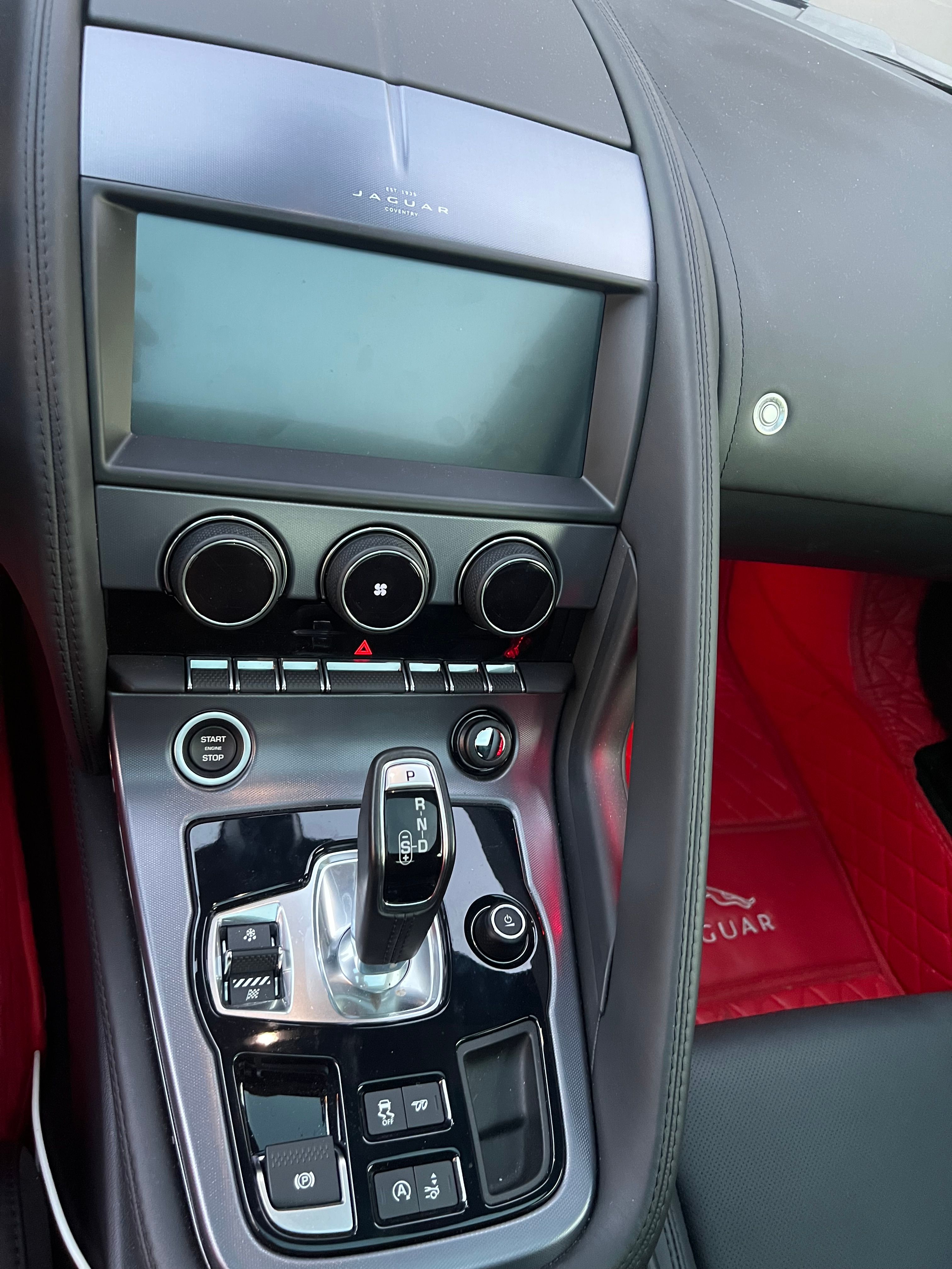 Used 2022 Jaguar F-TYPE Coupe RWD image 14