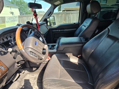 Used 2015 Ford F250 Platinum image 8