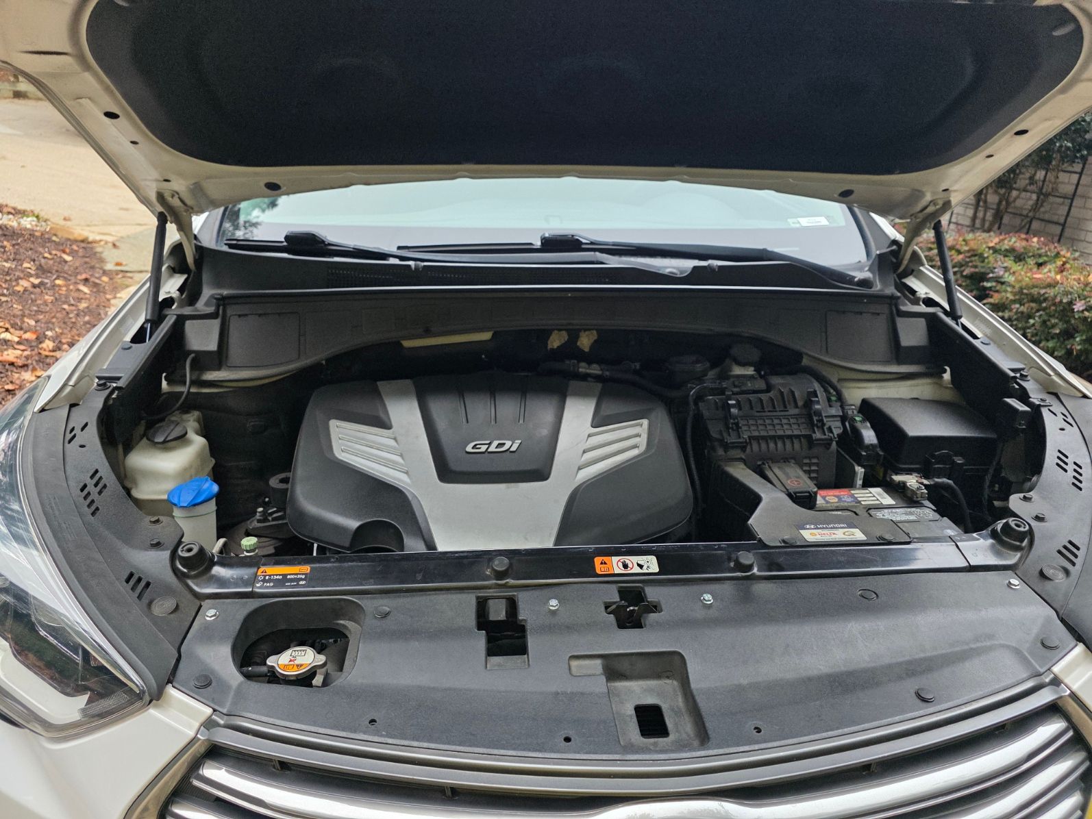 Used 2017 Hyundai Santa Fe SE FWD image 9
