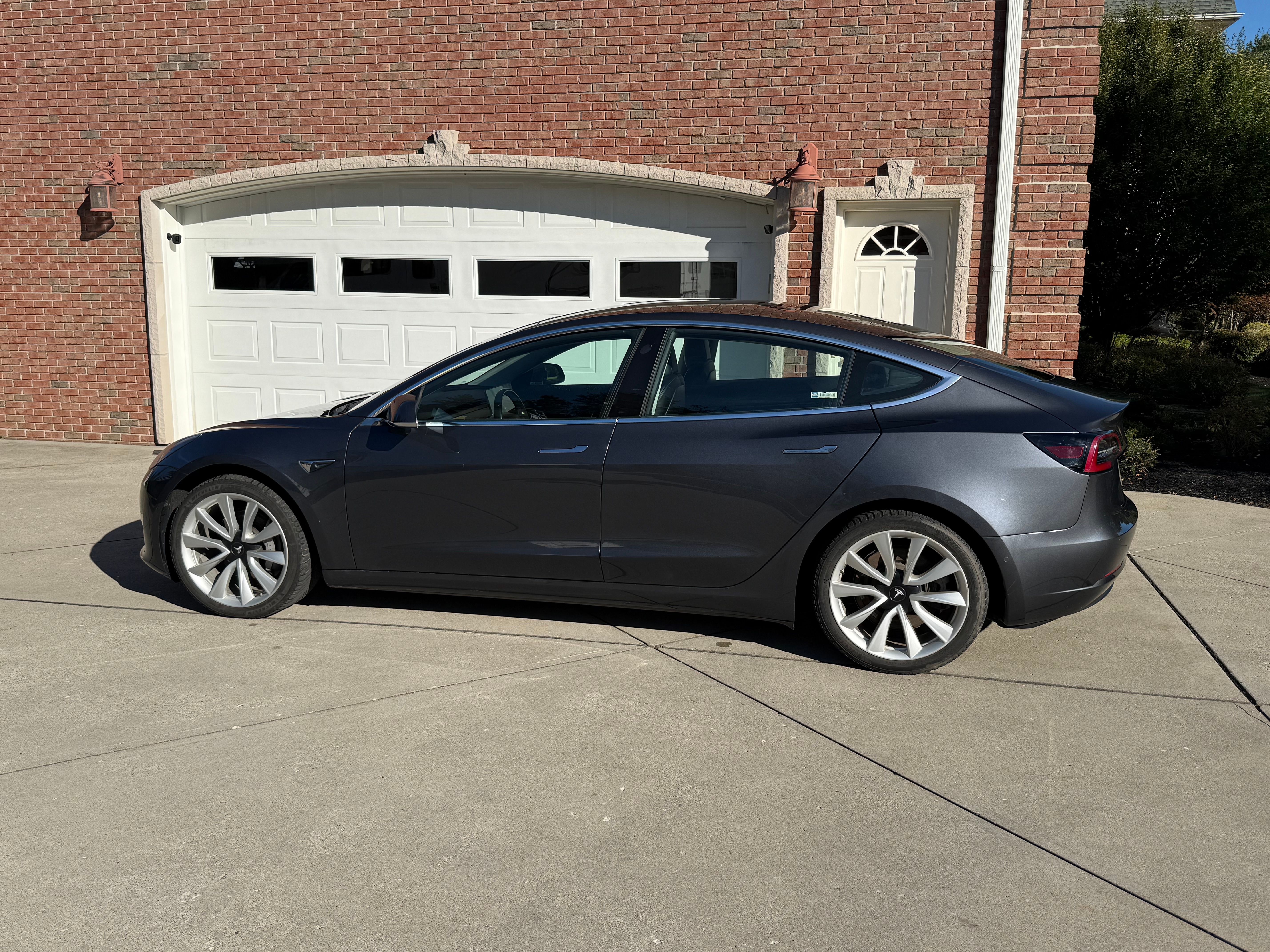Used 2018 Tesla Model 3 Long Range AWD/4WD image 2