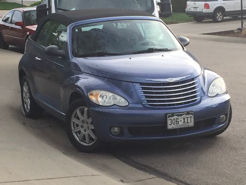 Used 2006 Chrysler PT Cruiser Touring FWD image 2