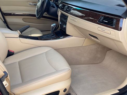 Used 2009 BMW 328i xDrive Sedan image 8