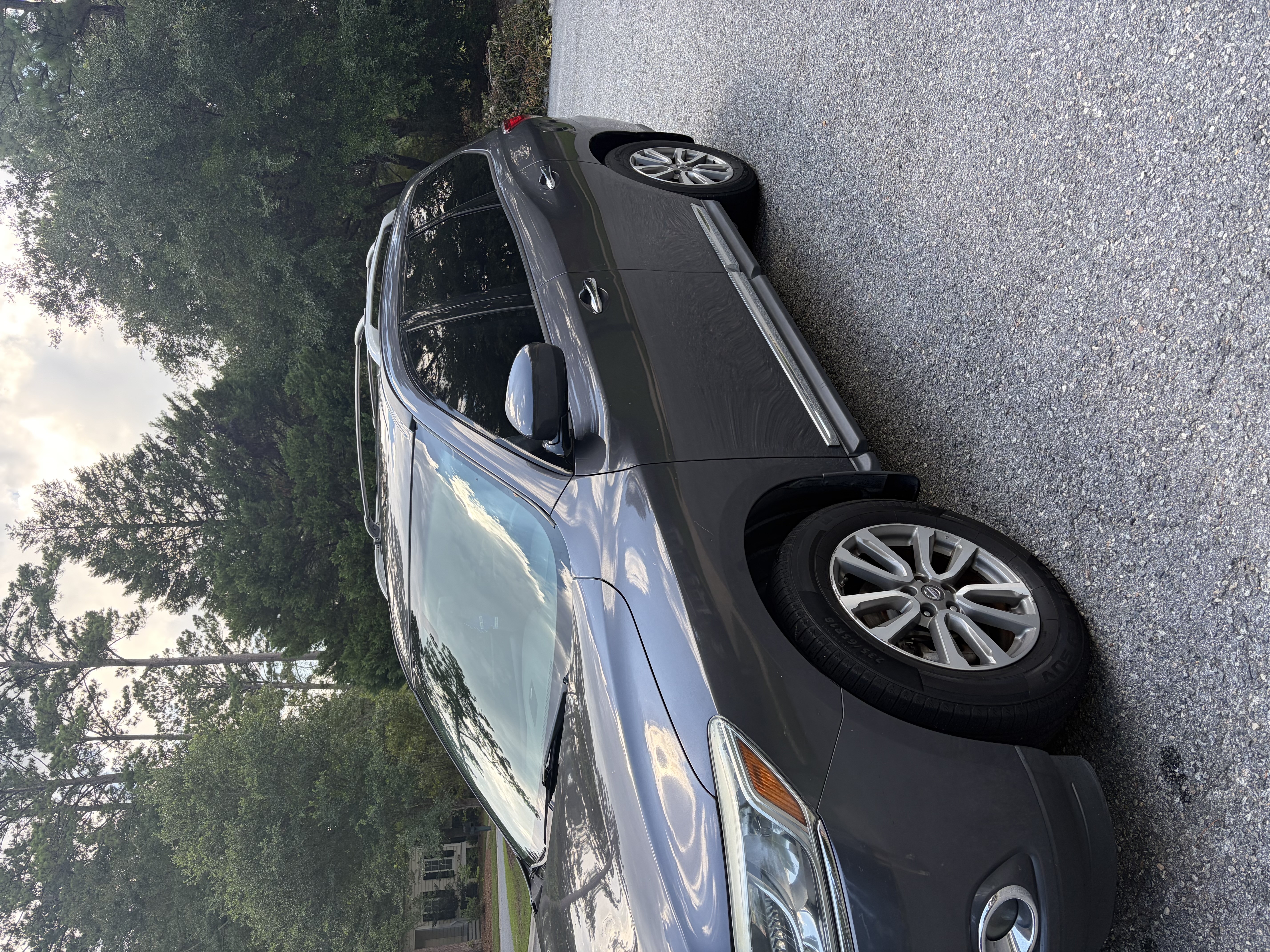 Used 2014 Nissan Pathfinder SL w/ SL Premium Package FWD image 4