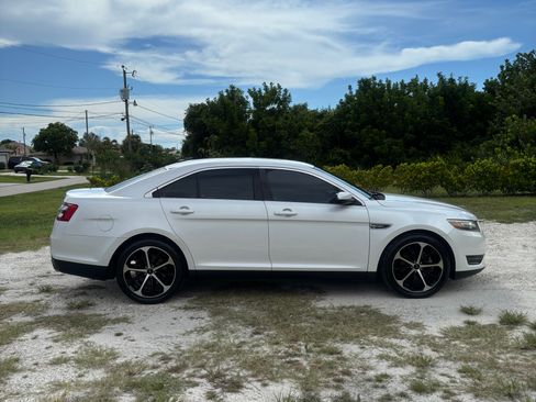 Used 2014 Ford Taurus SEL w/ Equipment Group 201A FWD image 8