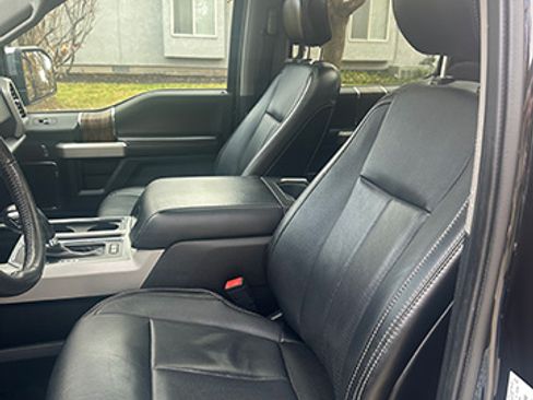 Used 2019 Ford F150 Lariat w/ Equipment Group 502A Luxury image 10