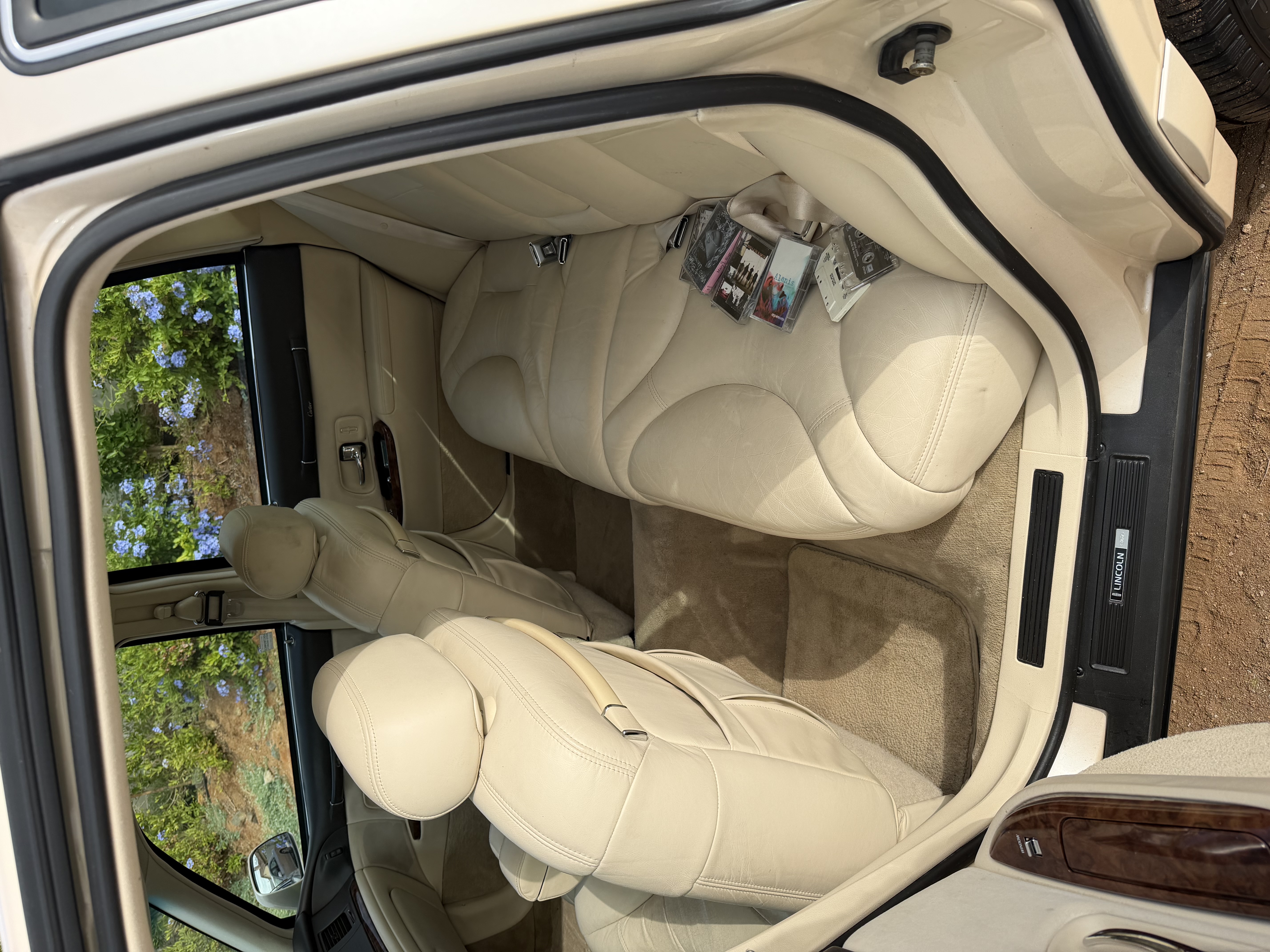 Used 1995 Lincoln Town Car Cartier RWD image 9