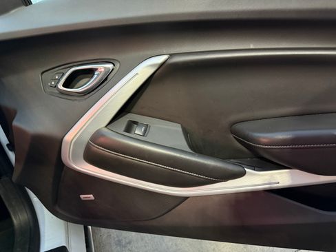 Used 2017 Chevrolet Camaro SS image 15