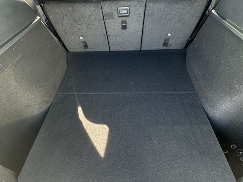 Used 2023 Tesla Model Y Performance AWD/4WD image 28