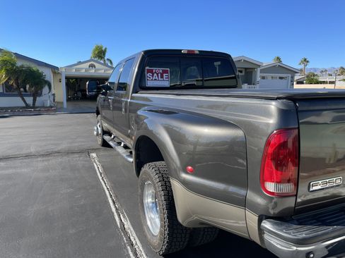 Used 2006 Ford F350 Lariat image 19