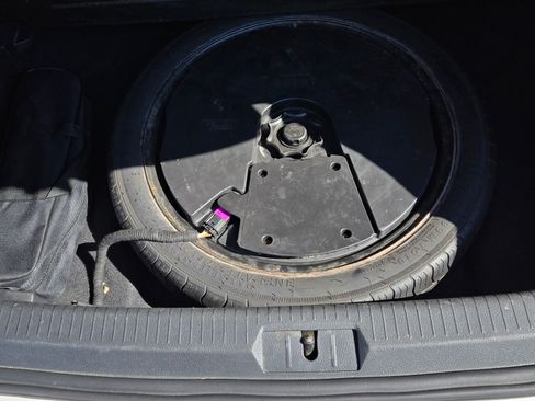 Used 2016 Volkswagen Golf Hatchback Sedan 4D image 16