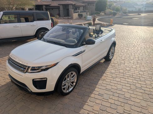 Used 2018 Land Rover Range Rover Evoque SE Dynamic image 1