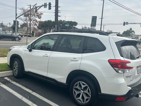 Used 2020 Subaru Forester Premium image 10