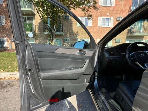 Used 2019 Hyundai Sonata Limited image 8