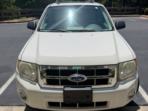 Used 2011 Ford Escape XLT w/ 202A Rapid Spec Order Code FWD image 4
