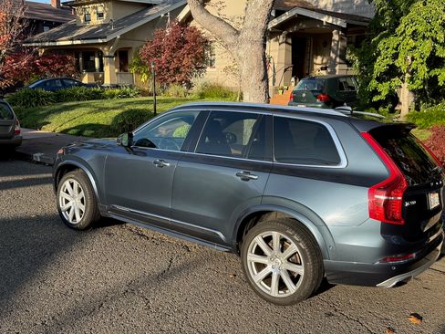 Used 2018 Volvo XC90 T6 Inscription w/ Convenience Package image 18