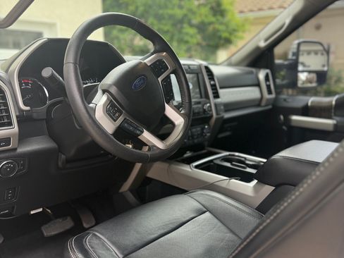 Used 2019 Ford F250 Lariat w/ Lariat Ultimate Package AWD/4WD image 5