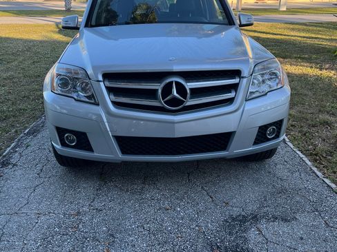 Used 2010 Mercedes-Benz GLK 350 4MATIC image 2