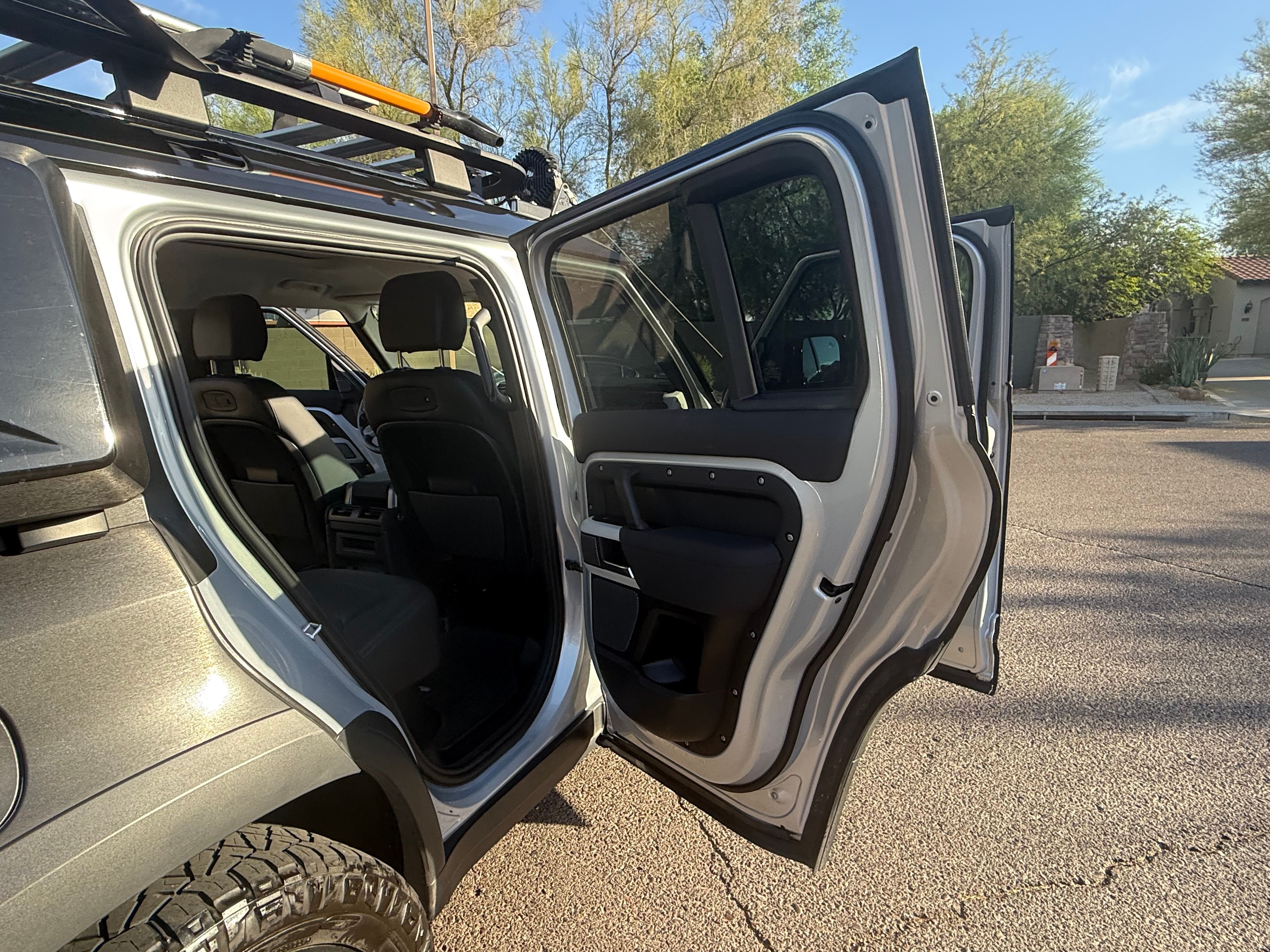 Used 2022 Land Rover Defender 110 SE AWD/4WD image 21
