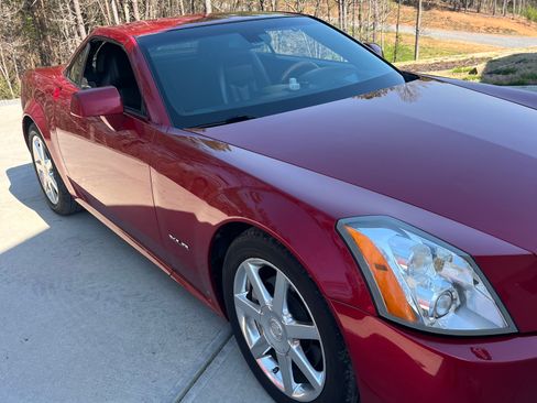 Used 2005 Cadillac XLR image 8