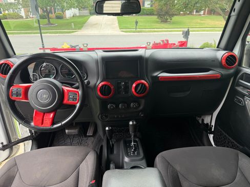 Used 2017 Jeep Wrangler Unlimited Sport AWD/4WD image 9
