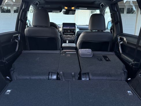 Used 2023 Lexus GX 460 Premium w/ Premium Plus Package AWD/4WD image 12