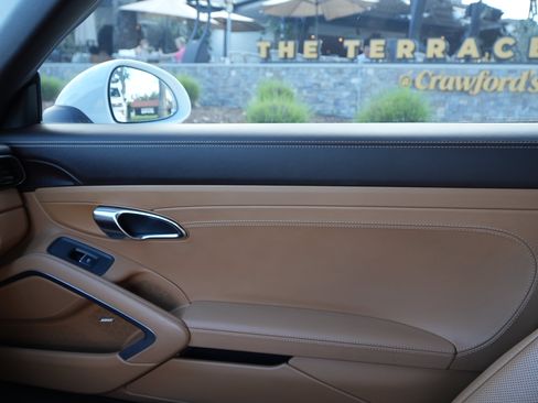 Used 2017 Porsche 911 Carrera S image 8