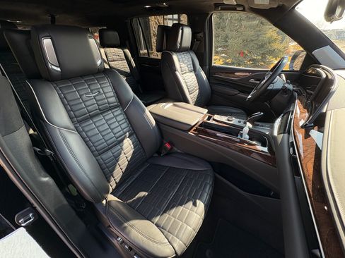 Used 2022 Cadillac Escalade ESV Premium Luxury Platinum image 22