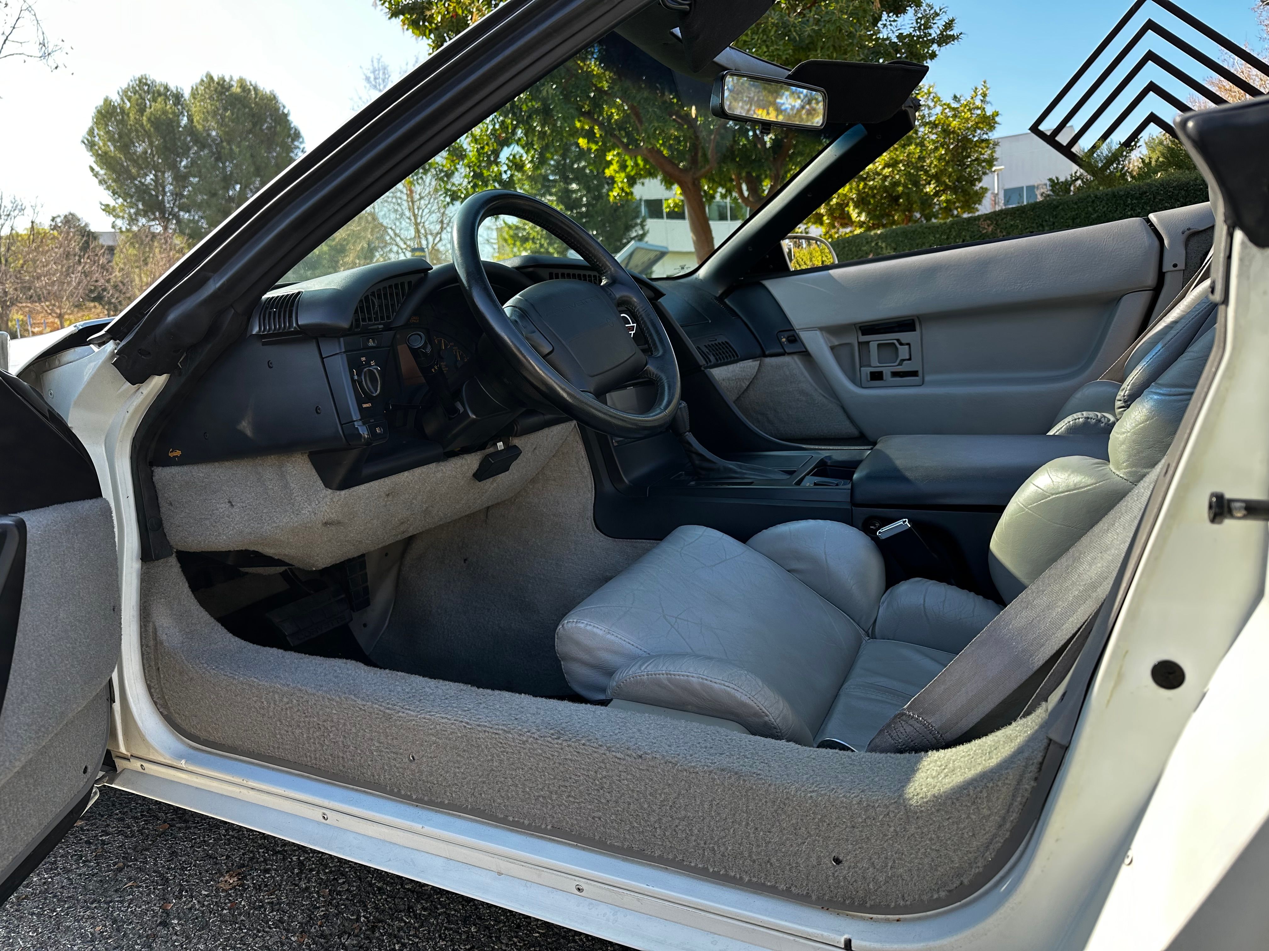 Used 1992 Chevrolet Corvette Convertible RWD image 11