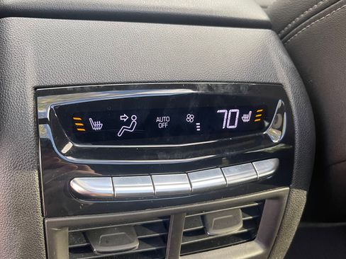 Used 2021 Cadillac XT5 Premium Luxury image 16