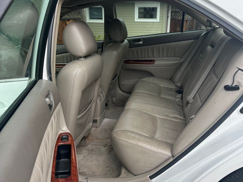 Used 2003 Toyota Camry XLE image 7