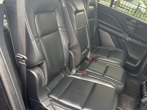 Used 2025 Lincoln Aviator AWD image 9