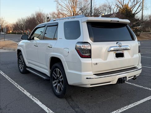 Used 2014 Toyota 4Runner Limited image 9