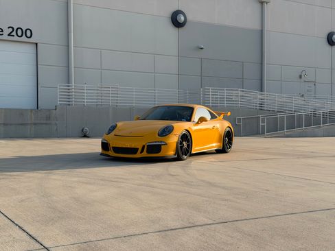 Used 2015 Porsche 911 GT3 RWD image 8