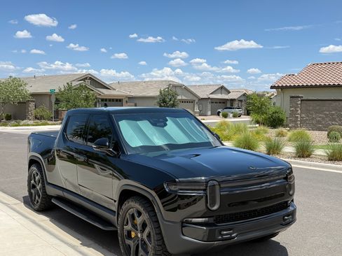 Used 2025 Rivian R1T Adventure AWD/4WD image 1