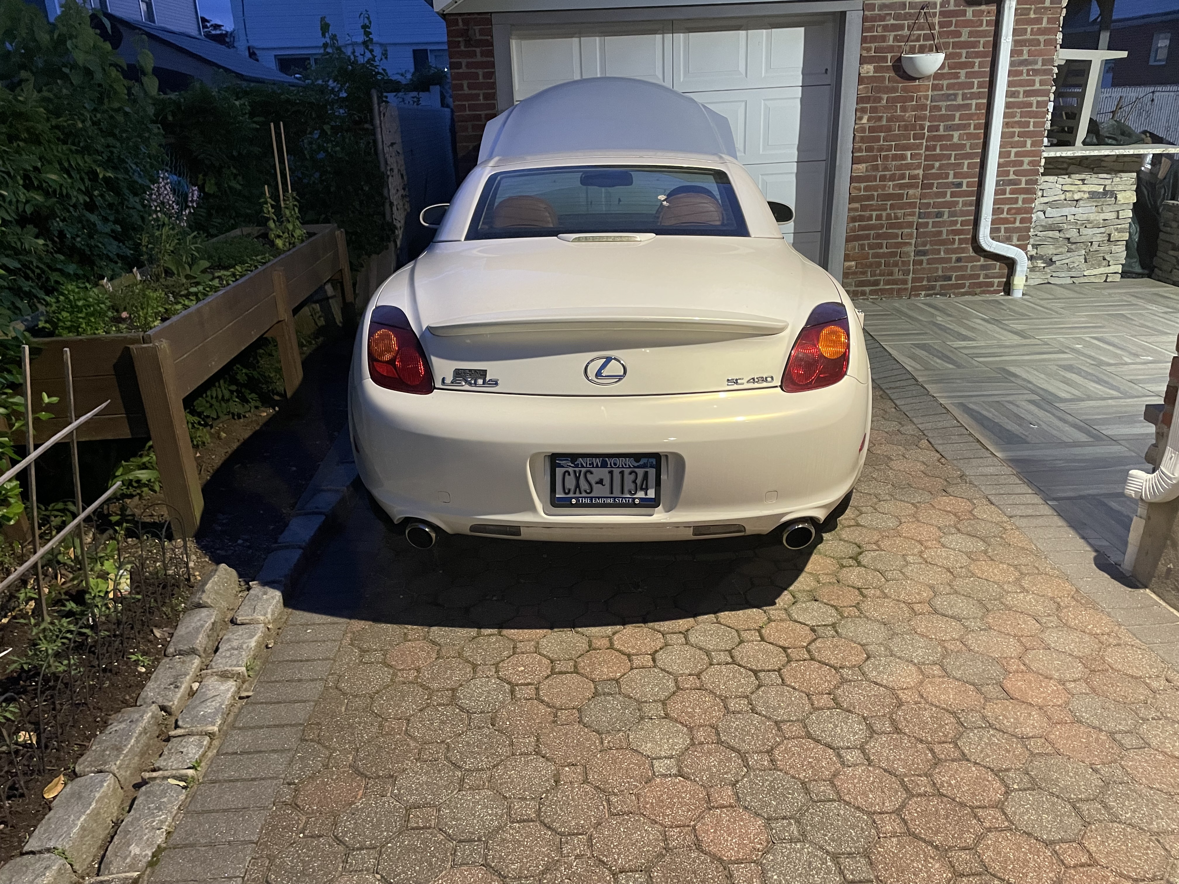 Used 2004 Lexus SC 430 Convertible RWD image 2