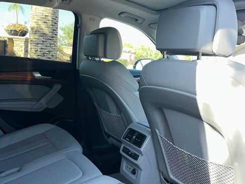 Used 2021 Audi Q5 e Premium Plus w/ Premium Plus Package AWD/4WD image 24