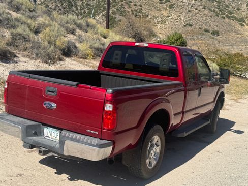 Used 2016 Ford F250 XLT w/ Snow Plow Prep Package image 5