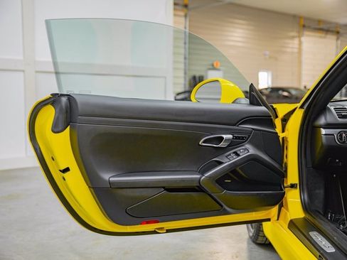 Used 2014 Porsche Cayman S image 9