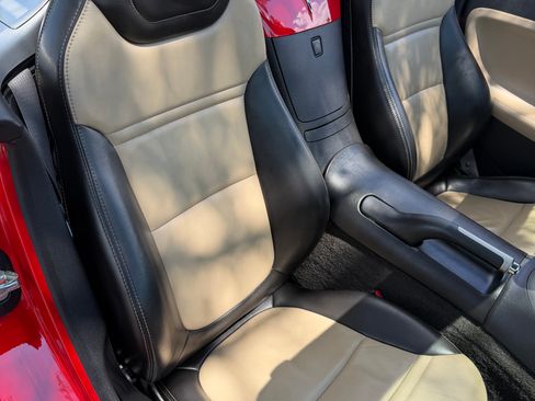 Used 2008 Pontiac Solstice Convertible w/ Premium Package RWD image 29